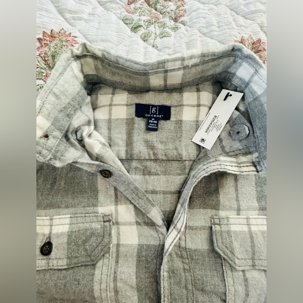 Gray Plaid Button-Up Shirt new   Men size medium - Picture 5 of 5